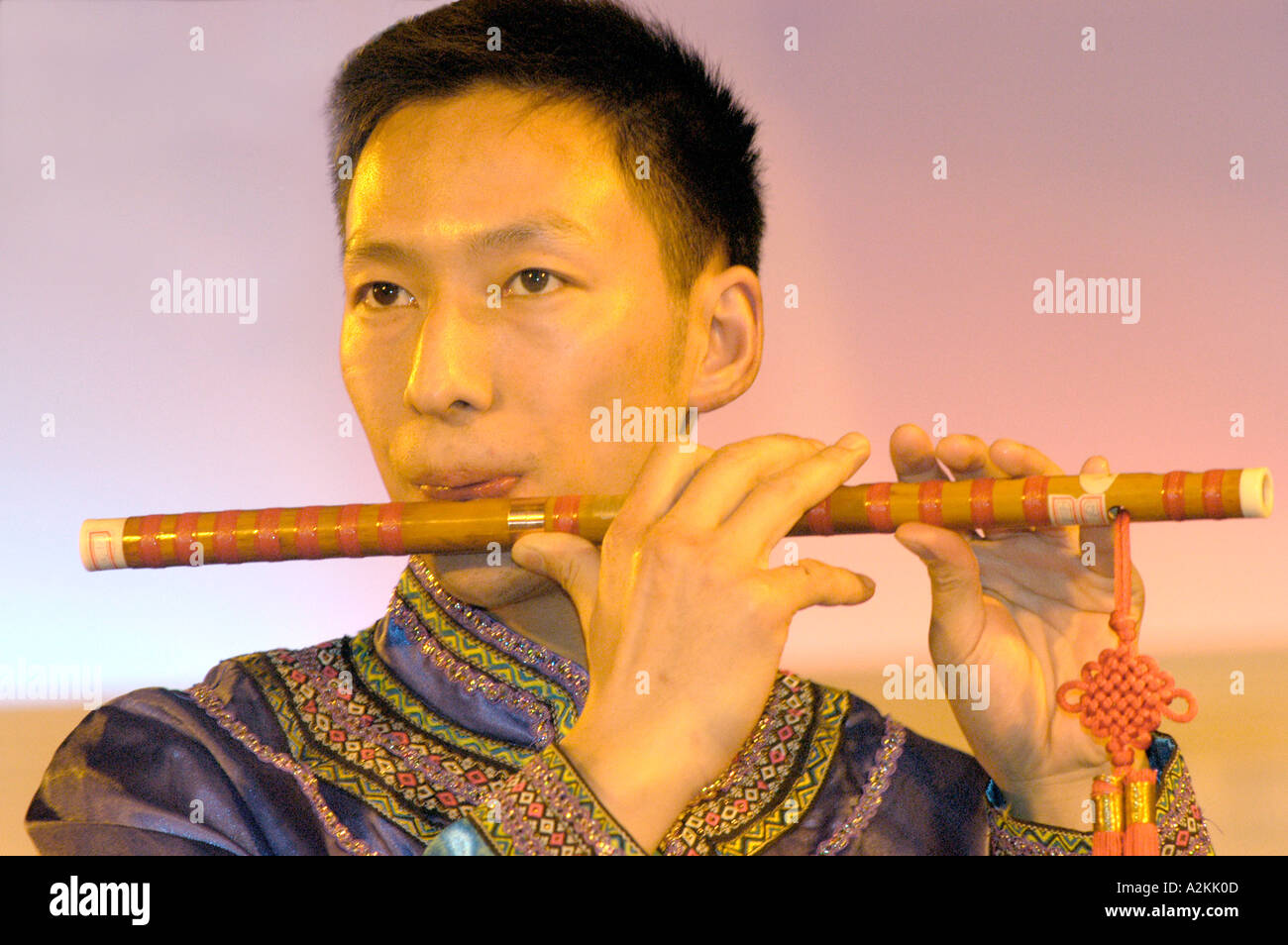 Traditional chinese flute hires stock photography and images Alamy