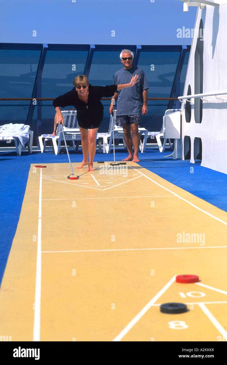 Deck shuffleboard hires stock photography and images Alamy