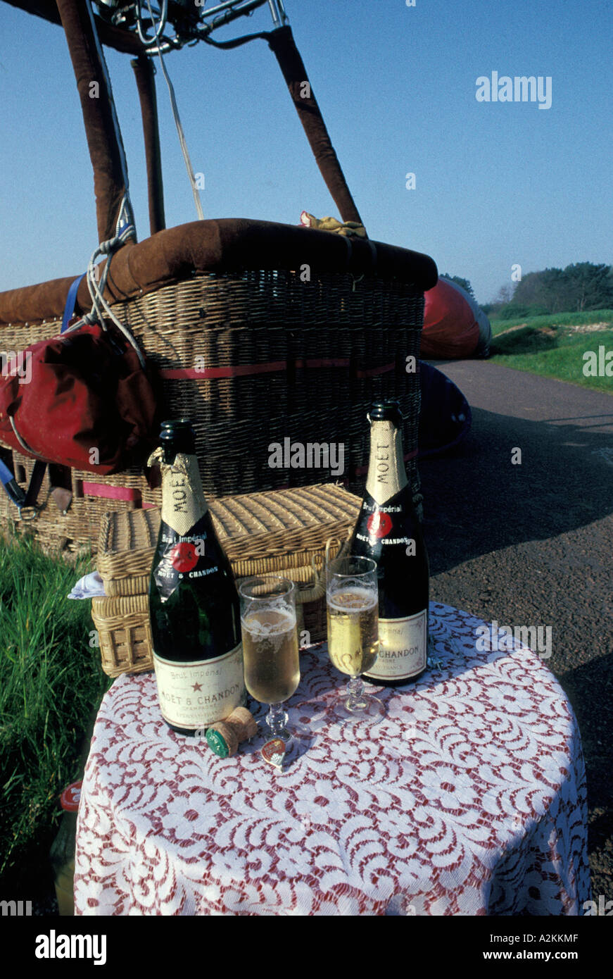 hot air balloon champagne