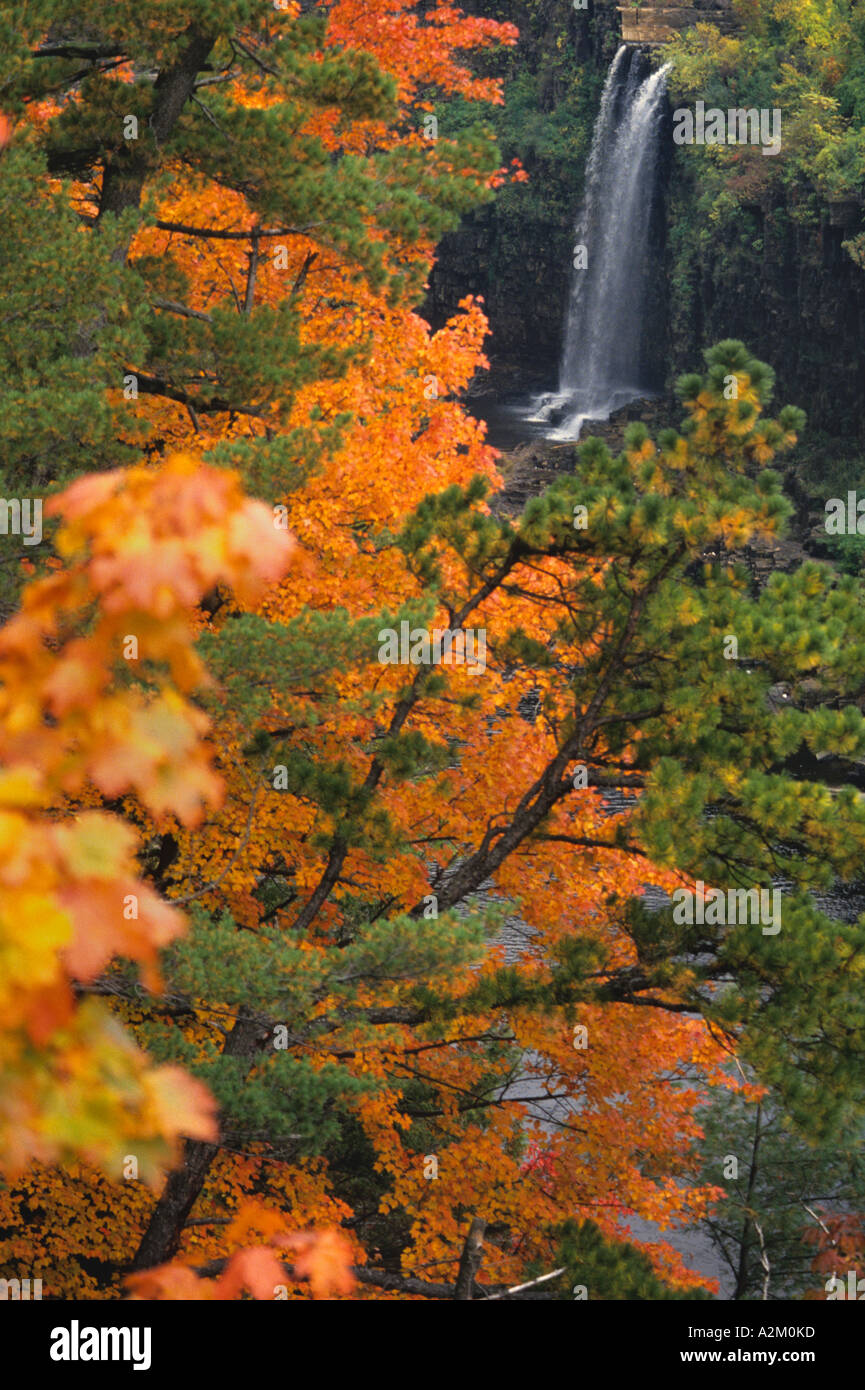 New england fall colors hi-res stock photography and images - Alamy