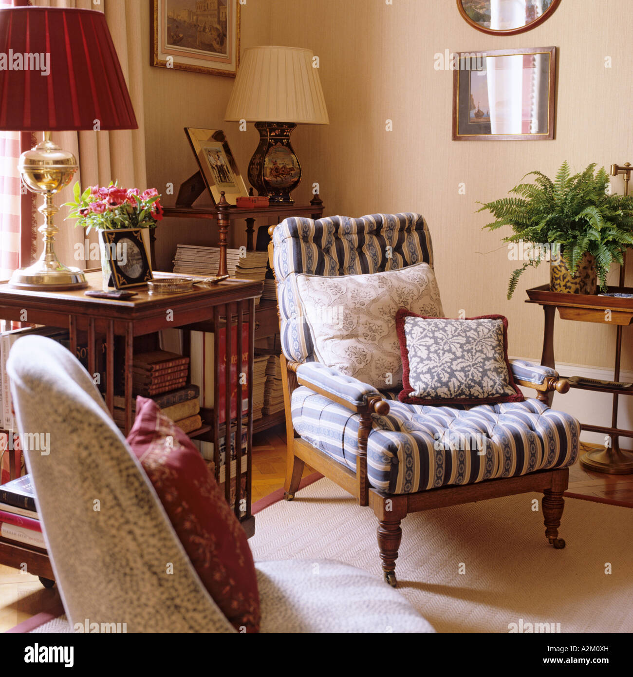 Patterned fabric cushions hires stock photography and images Alamy