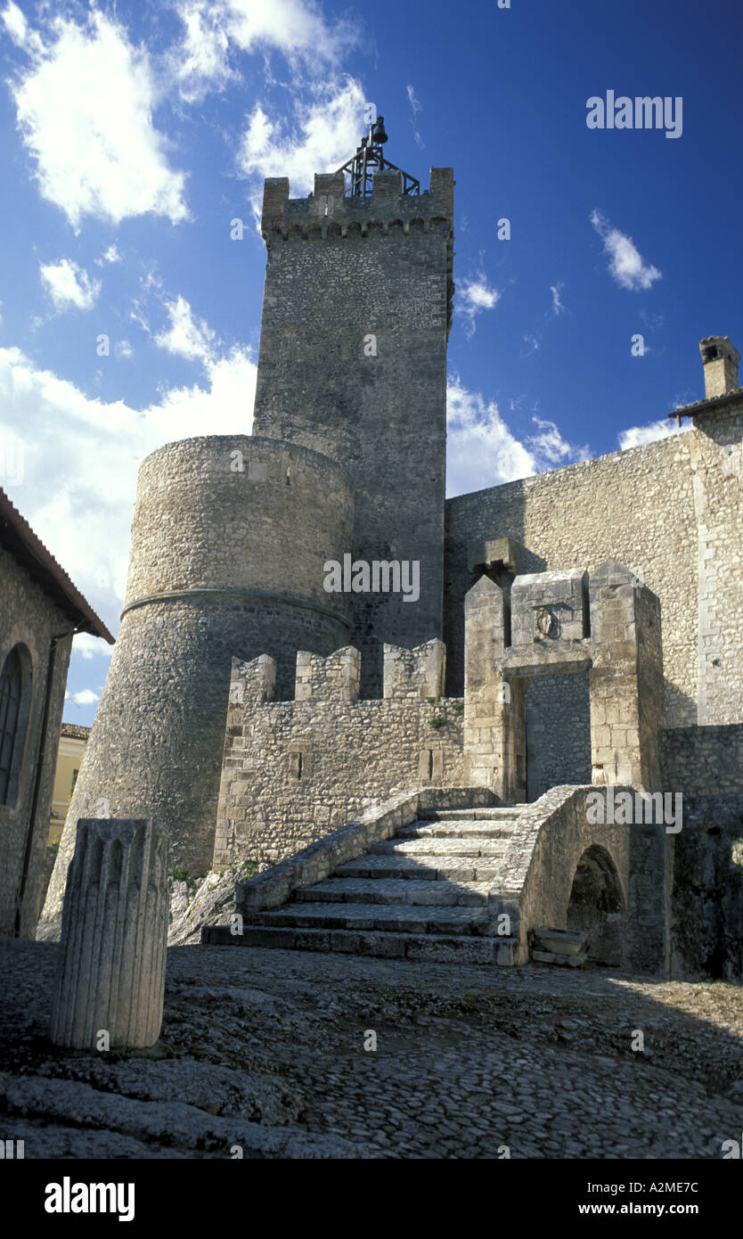 Castello di Capestrano Stock Photo Alamy