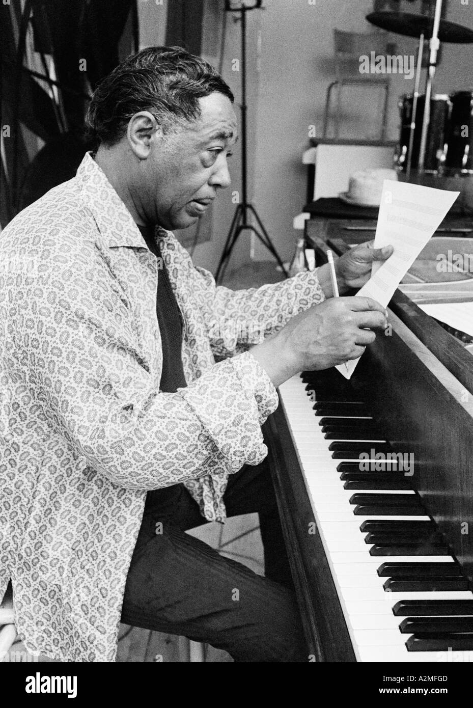 Duke Ellington, scoring over a piece of music for the Antibes Jazz Festival 1966. Stock Photo