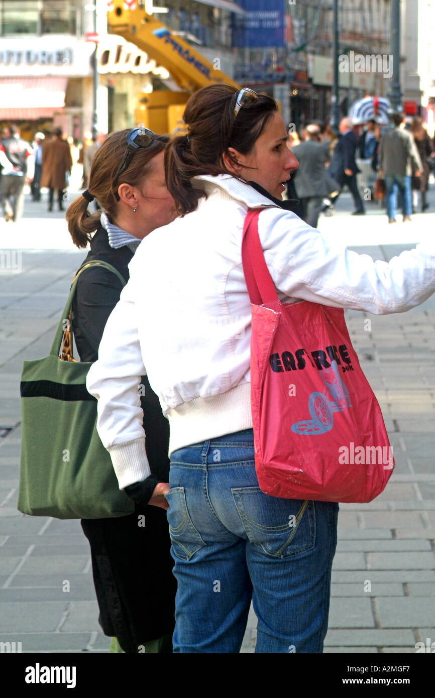 Two teenage girls shopping in the city center of vienna Stock Photo