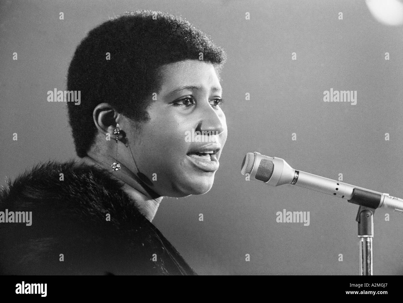 Aretha Franklin, the Queen of Soul, seen here singing at the Montreaux Jazz Festival in 1973 Stock Photo