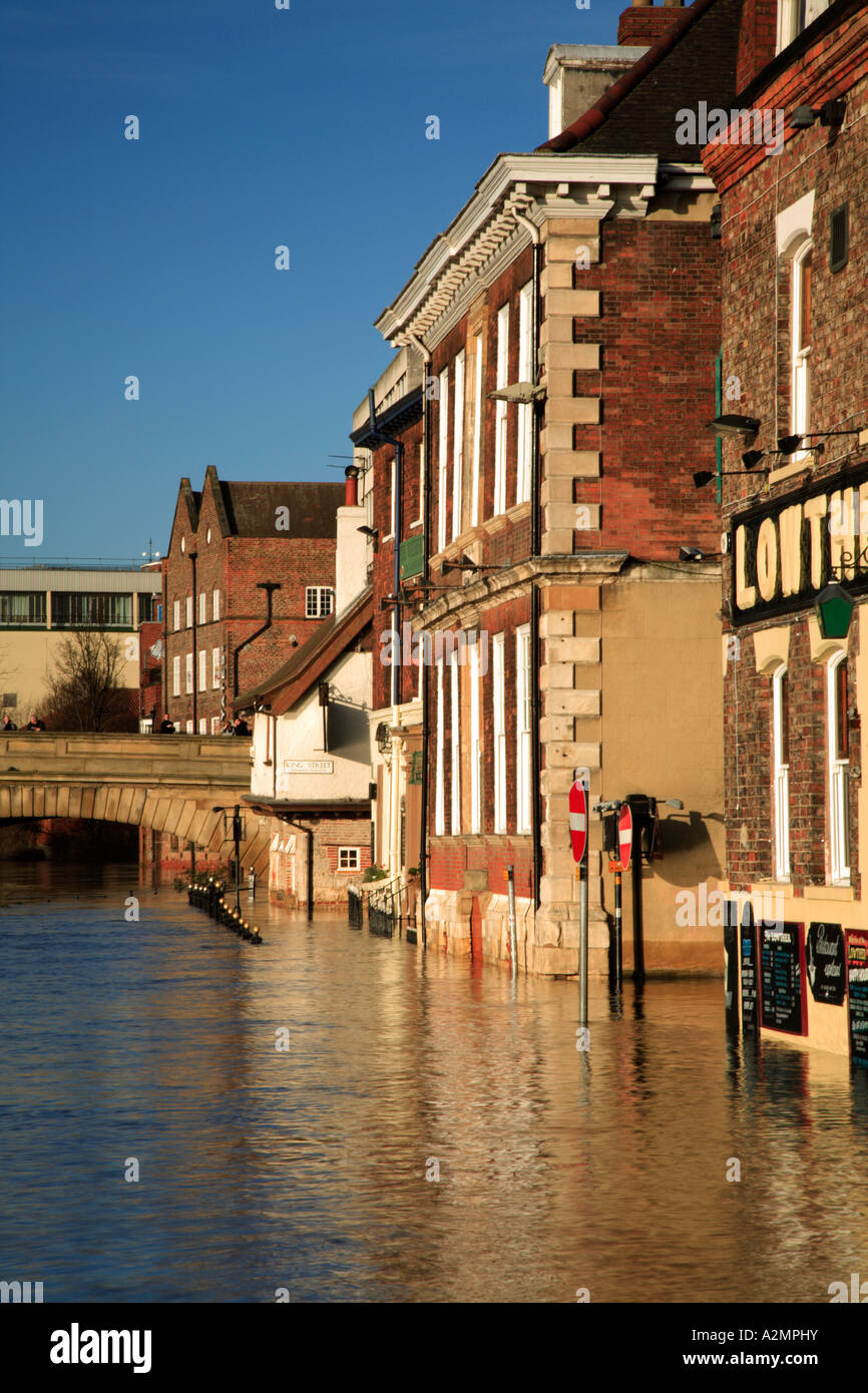 The River Ouse floods Kings Staith, Dec 2006, York, North Yorkshire, England, UK. Stock Photo