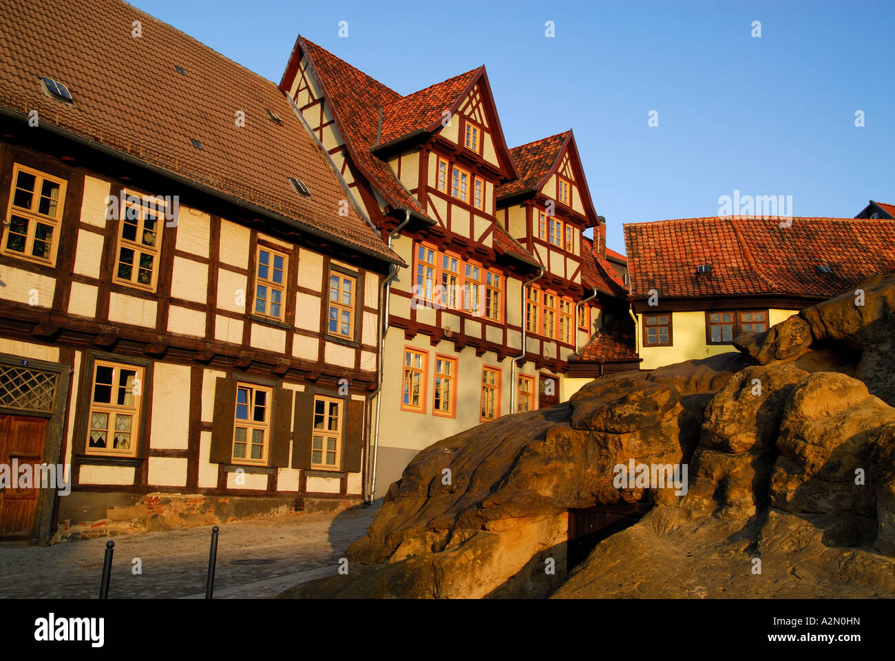 half zip running top mens