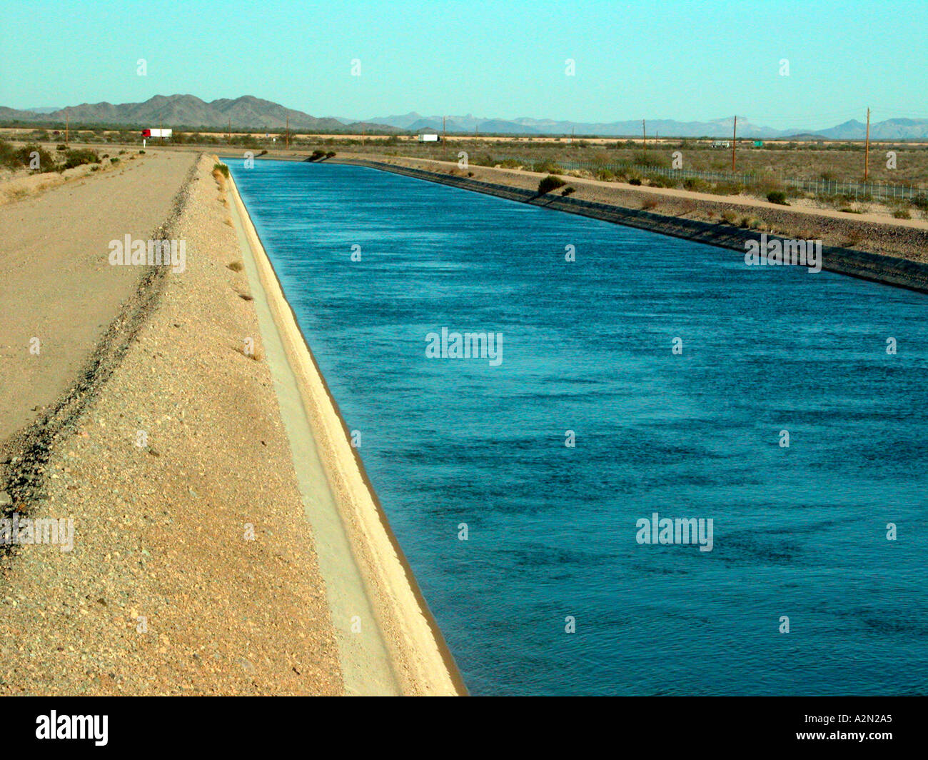 arizona-aqueduct-moving-water-from-colorado-river-to-the-city-of