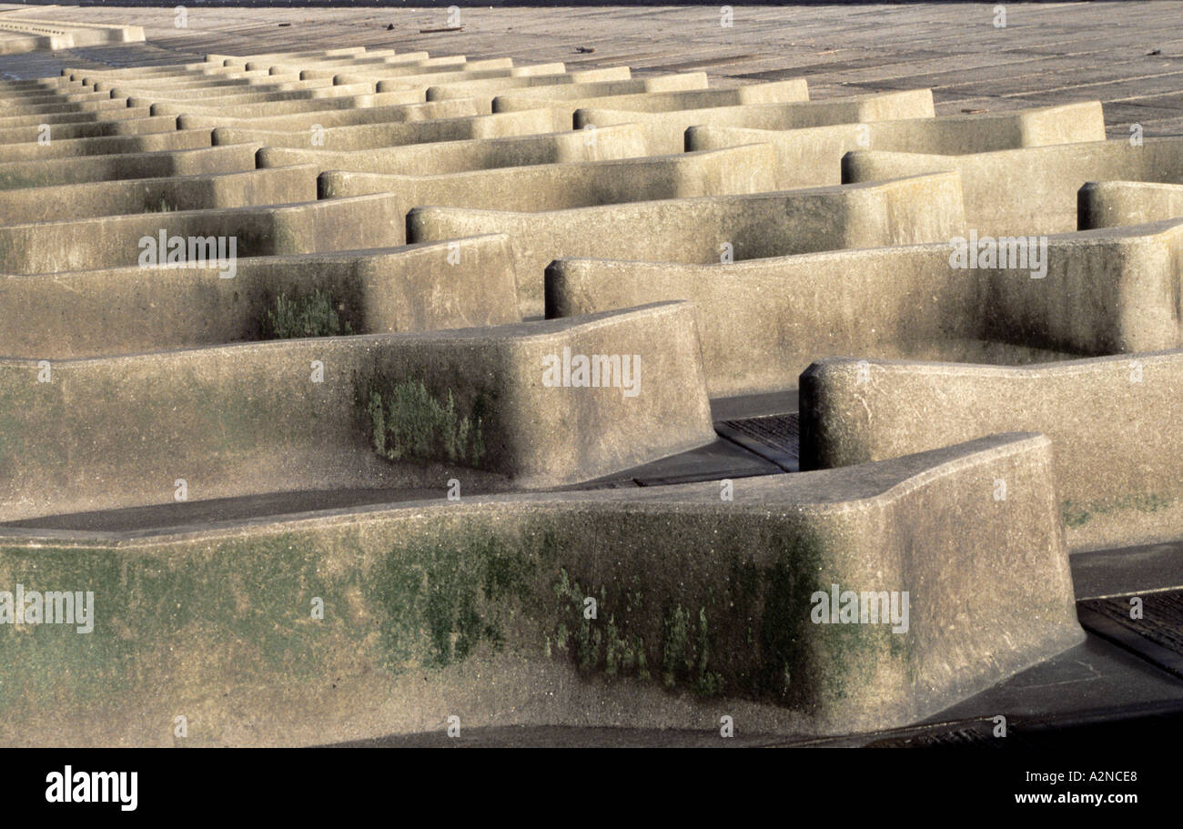 COASTAL DEFENCE 01 concrete breakwater tidal defences leasowe wirral england THIS IS 1 OF 2 SIMILAR PICS AND 1 OF 200 TOTAL PICS Stock Photo