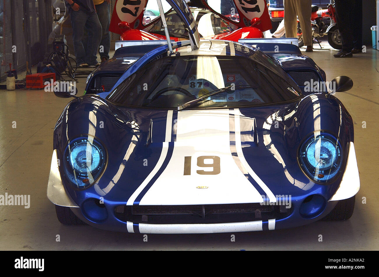 Ford GT40 historic racing car Stock Photo - Alamy