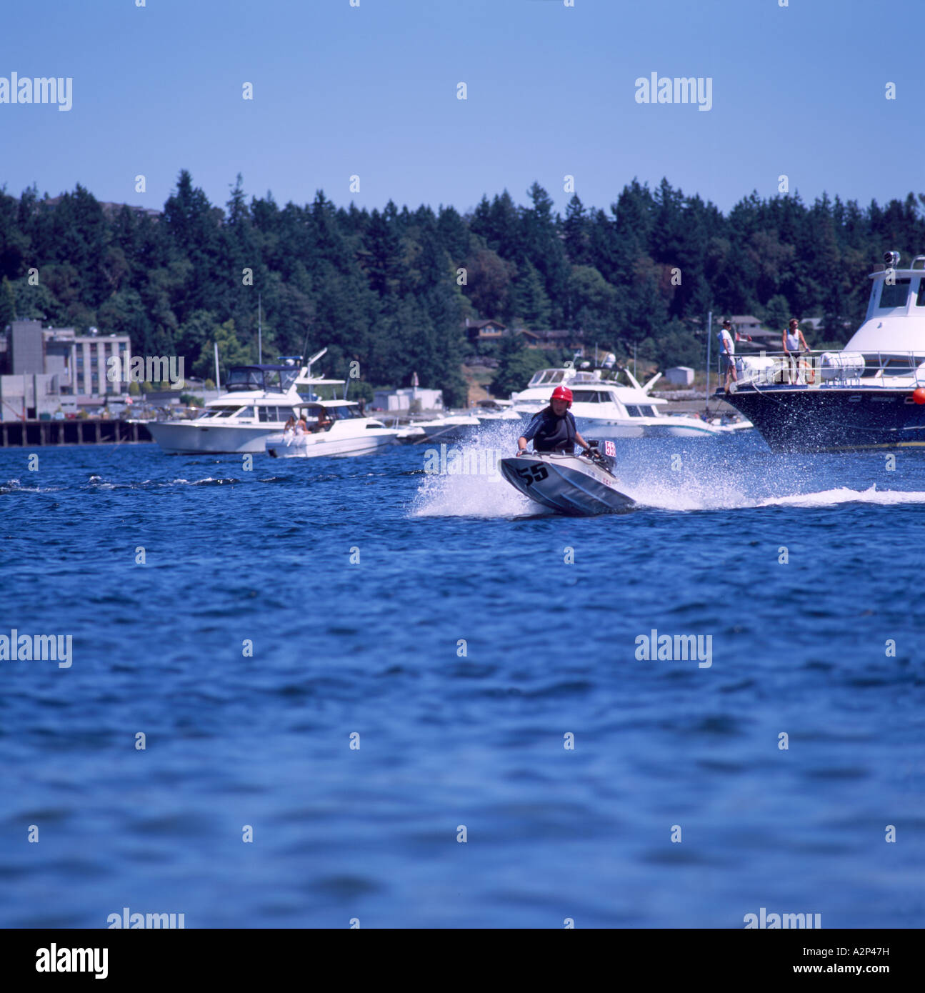 Bathtub Racer approaching Finish Line at International World