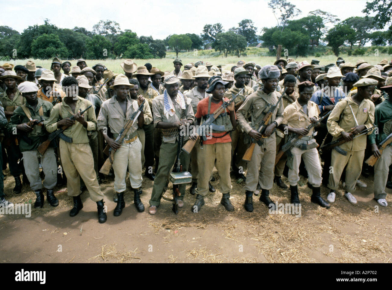 ZIMBABWE RHODESIA 1980 ZANU PATRIOTIC FRONT FIGHTERS FOR MUGABE COME IN
