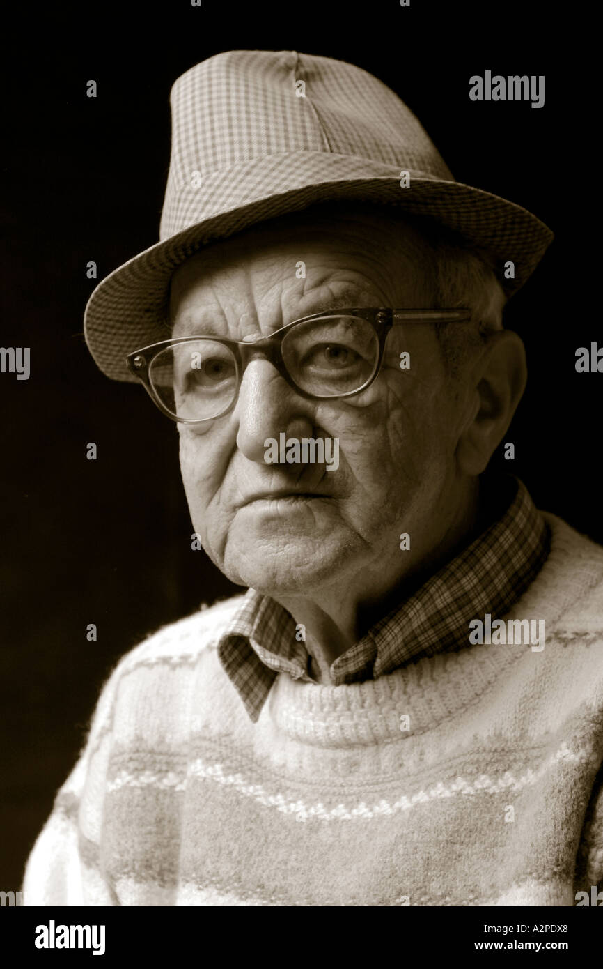 Old man black hat hi-res stock photography and images - Alamy