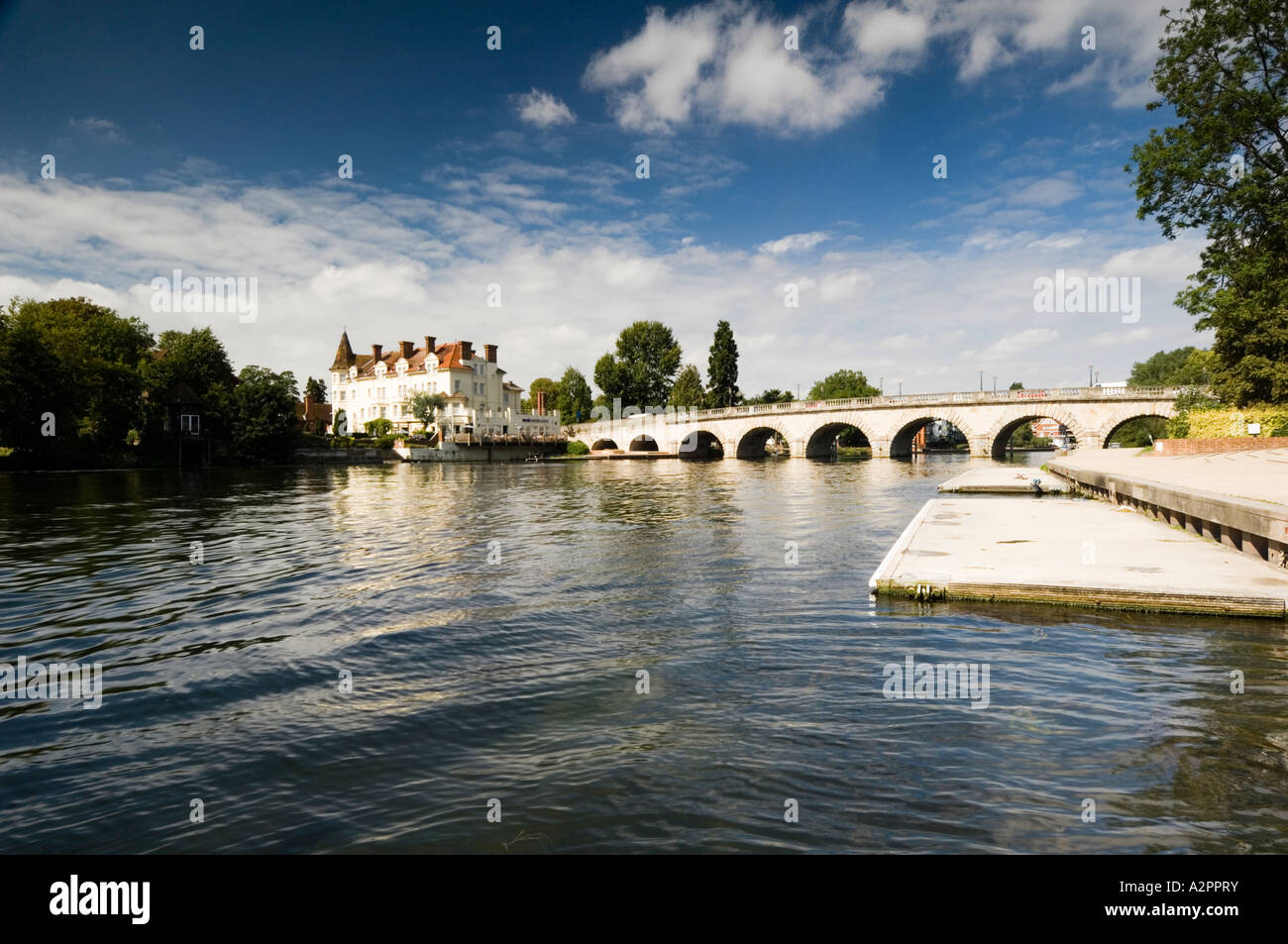 Maidenhead Bridge over the River Thames, Berkshire, England Stock Photo ...