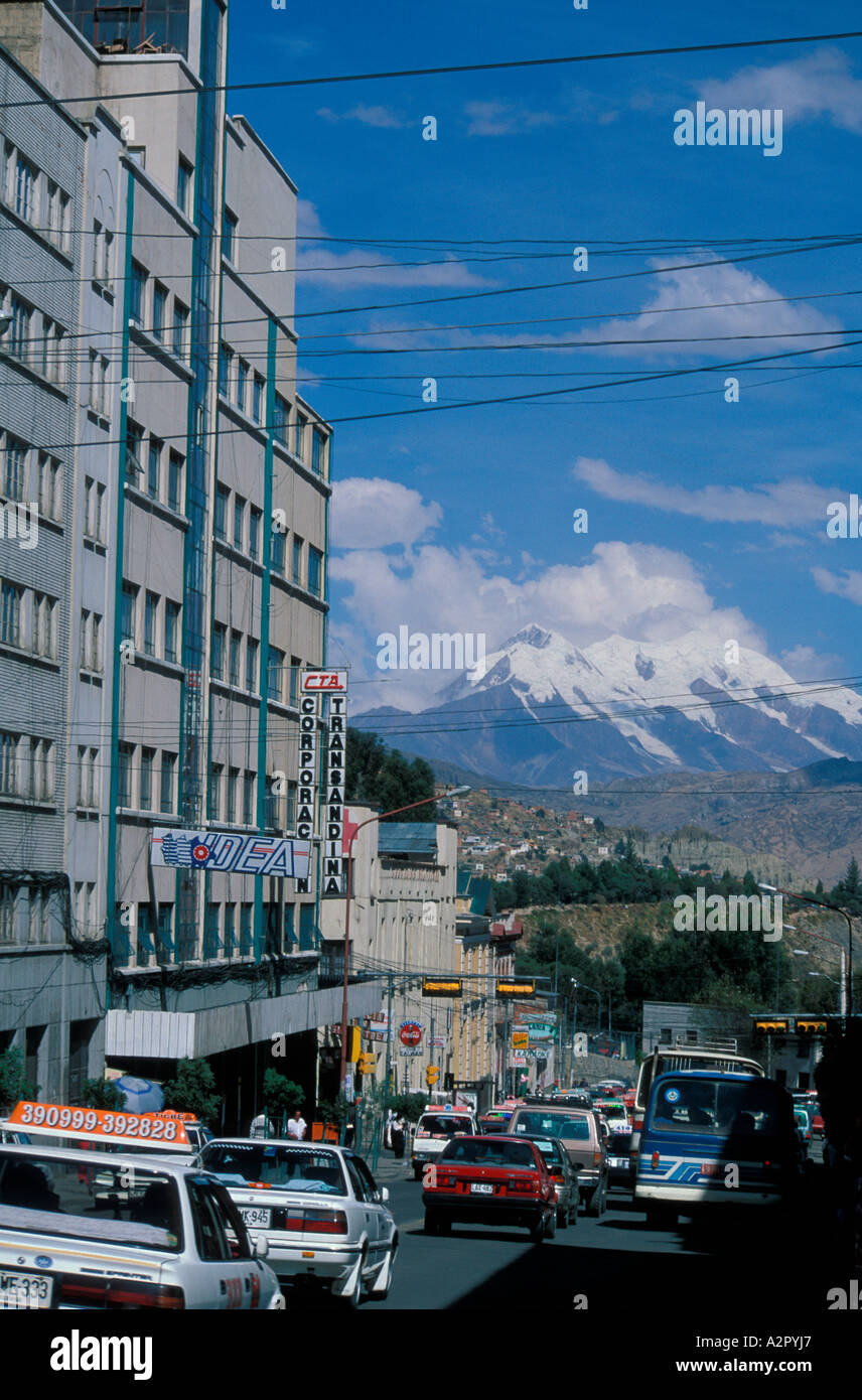 Red buildings of la paz bolivia hi-res stock photography and images - Alamy