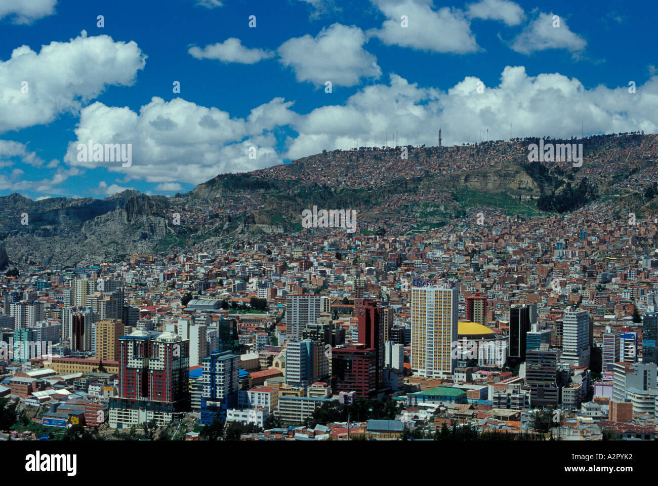 Red buildings of la paz bolivia hi-res stock photography and images - Alamy