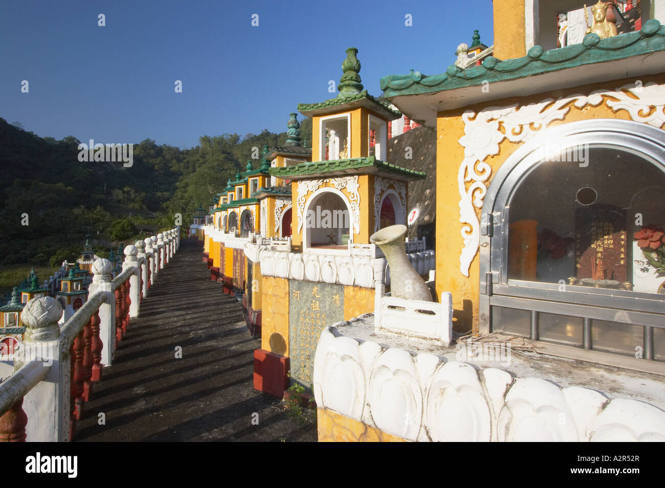 Chinese cemetery taiwan hires stock photography and images Alamy