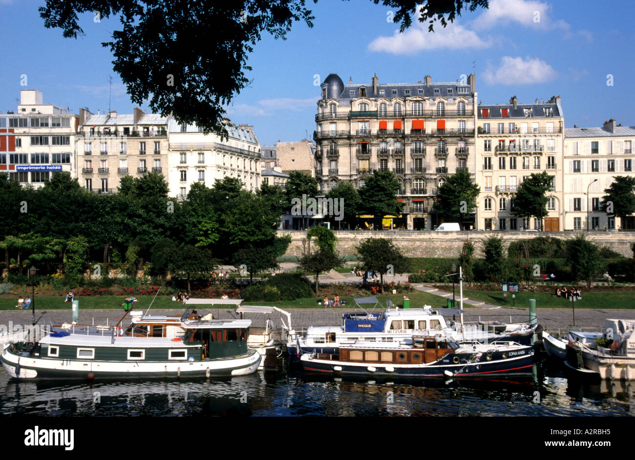 Boats, House, Boats, Peniches, St, Martin,  Canal, Waterway, to, assemble, Parisian Stock Photo