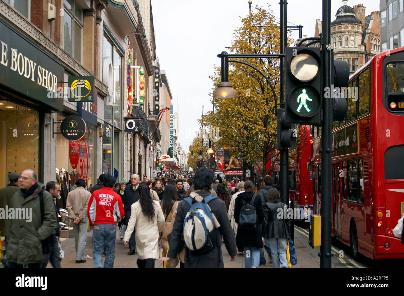 Christmas shoppers on Oxford Street London W1 Stock Photo Alamy