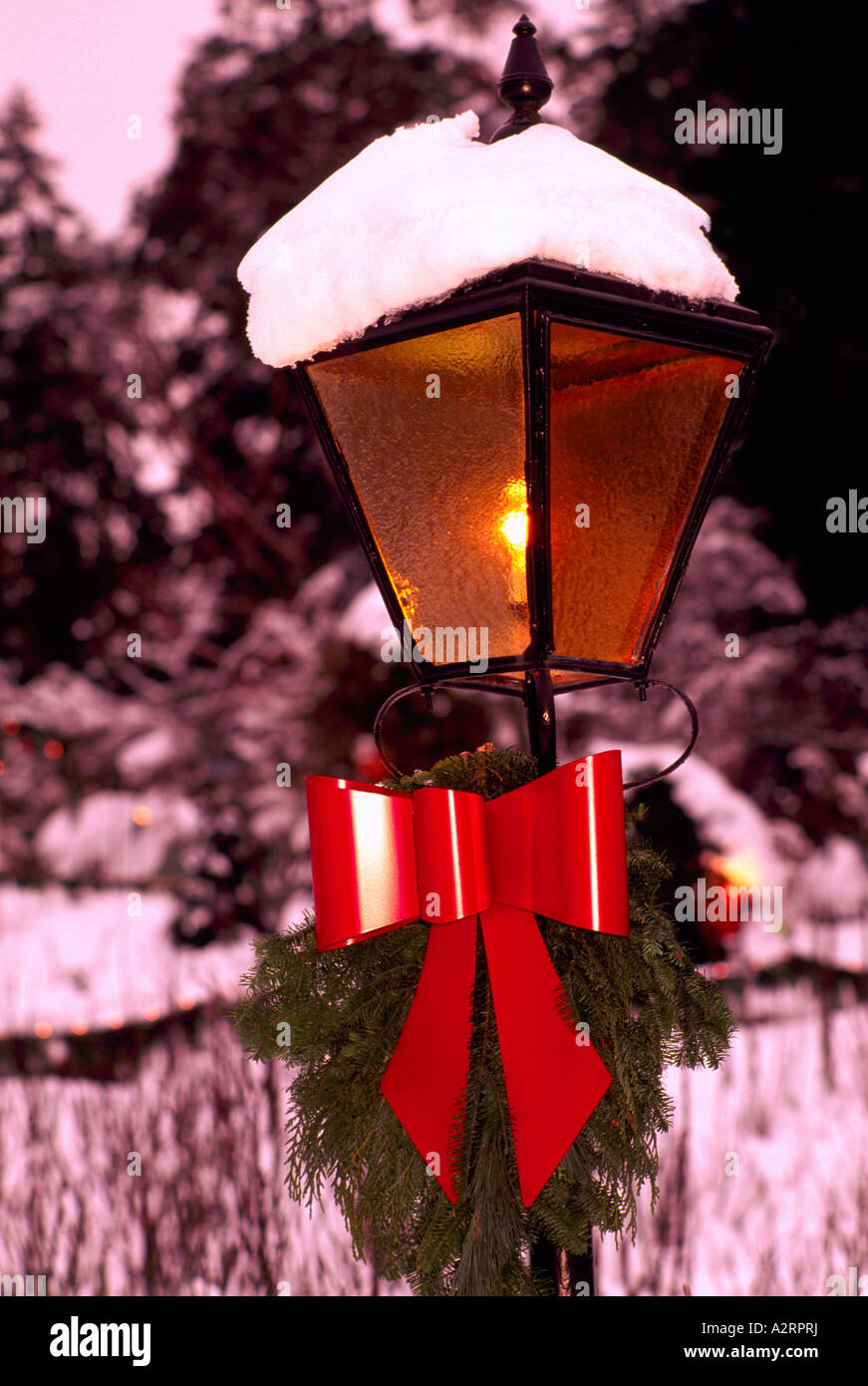 Lamp posts with red ribbon hires stock photography and images Alamy
