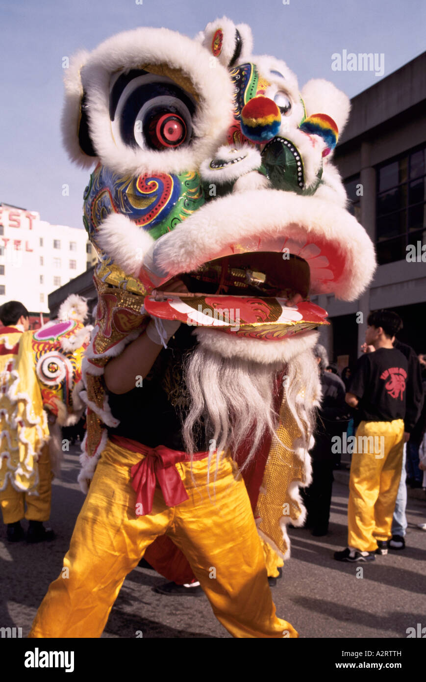 Blue dragon mask Banque de photographies et d'images à haute résolution -  Alamy