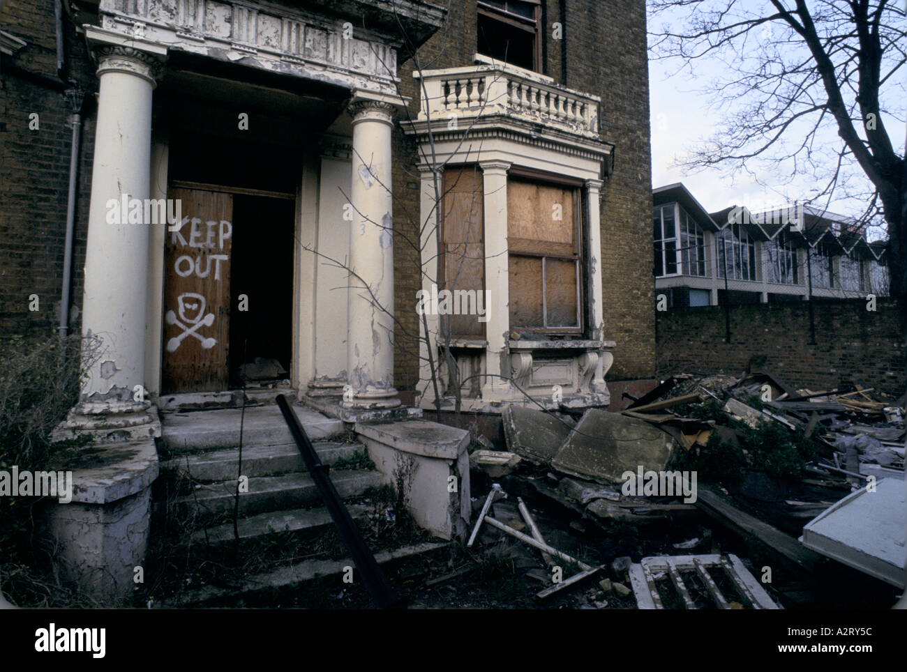 boarded up house hackney 1993 Stock Photo Alamy