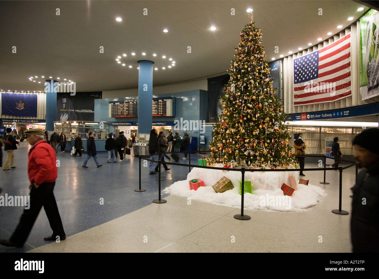 Penn Station concourse / ticket hall, with Christmas decorations. New