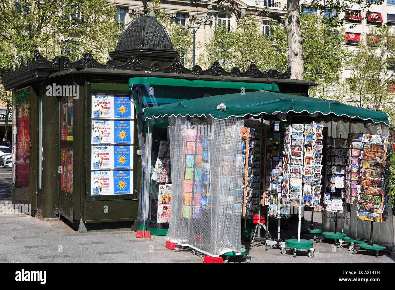 France, Paris, newspaper stand Stock Photo - Alamy