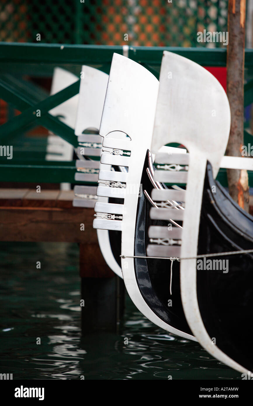 Venice gondola close up hi-res stock photography and images - Alamy