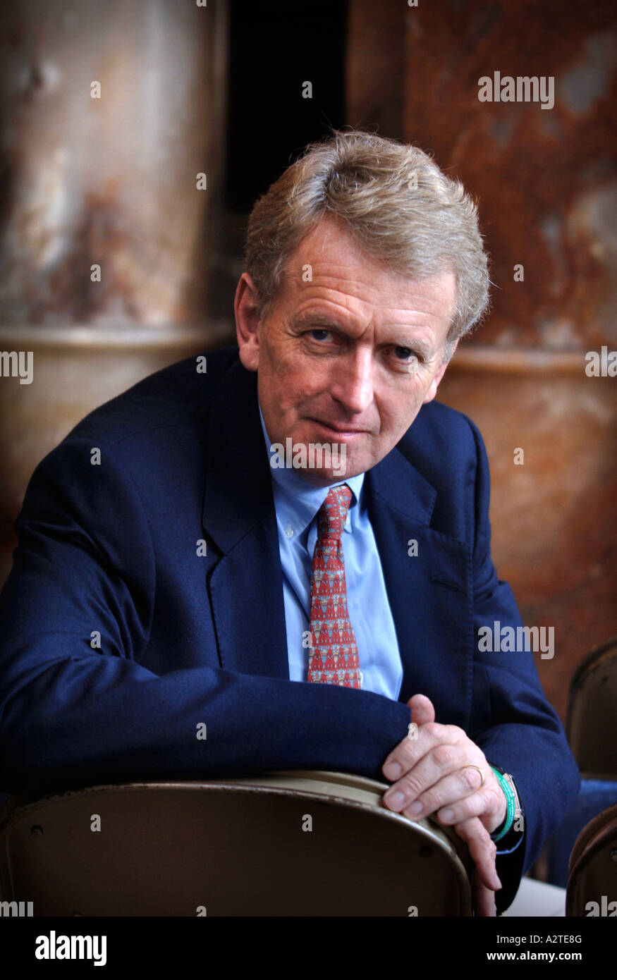 FORMER BRITISH AMBASSADOR TO THE USA SIR CHRISTOPHER MEYER AT THE TIMES CHELTENHAM LITERATURE FESTIVAL OCT 2006 Stock Photo