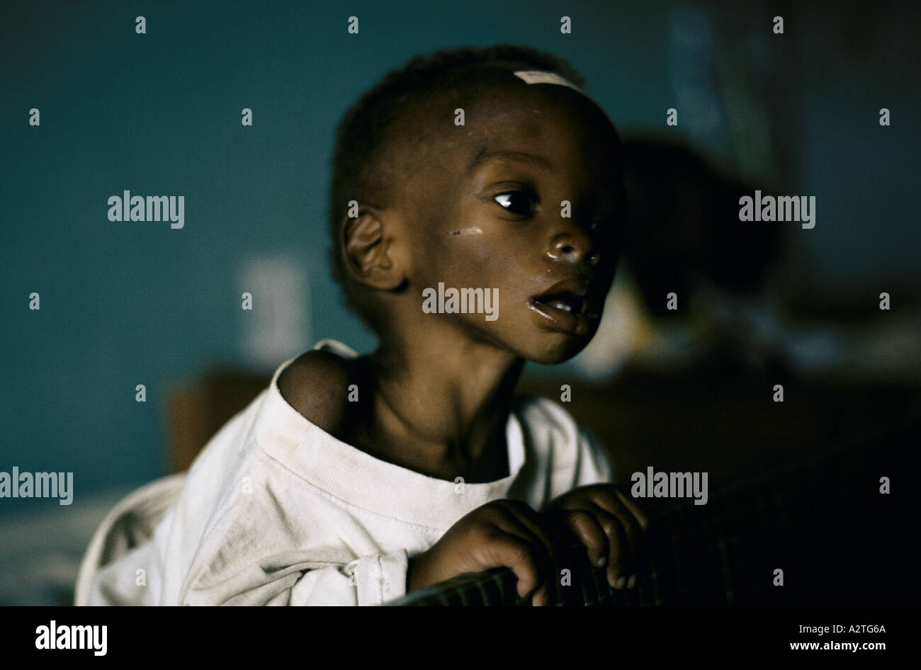 rwandan refugees july 1994 displaced children in ndosho orphanage housing over 4000 some suffering from cholera malaria or aids Stock Photo