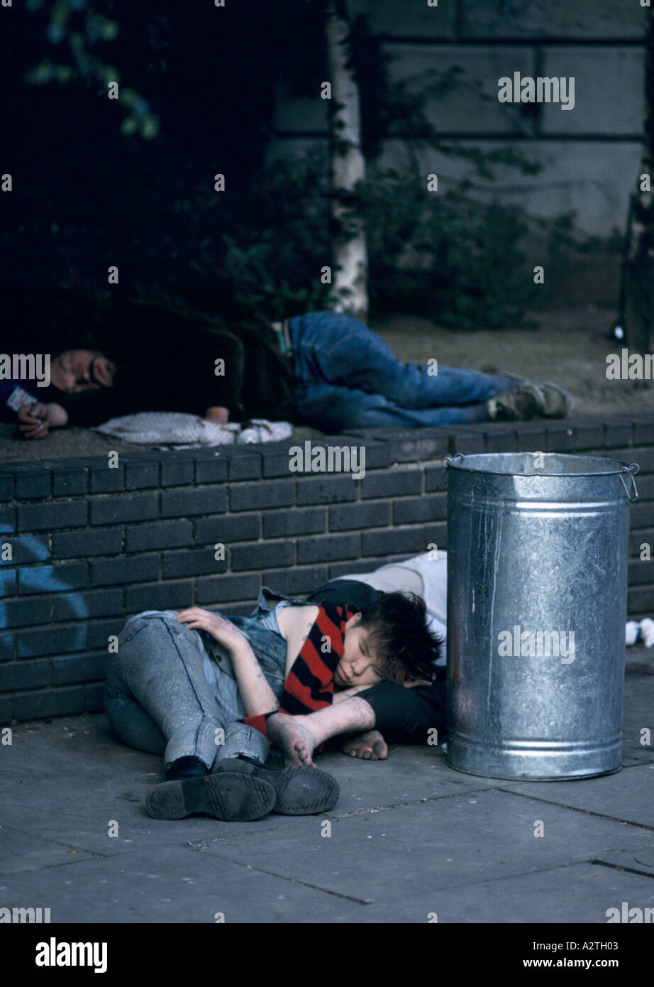 homeless people sleeping rough Stock Photo Alamy