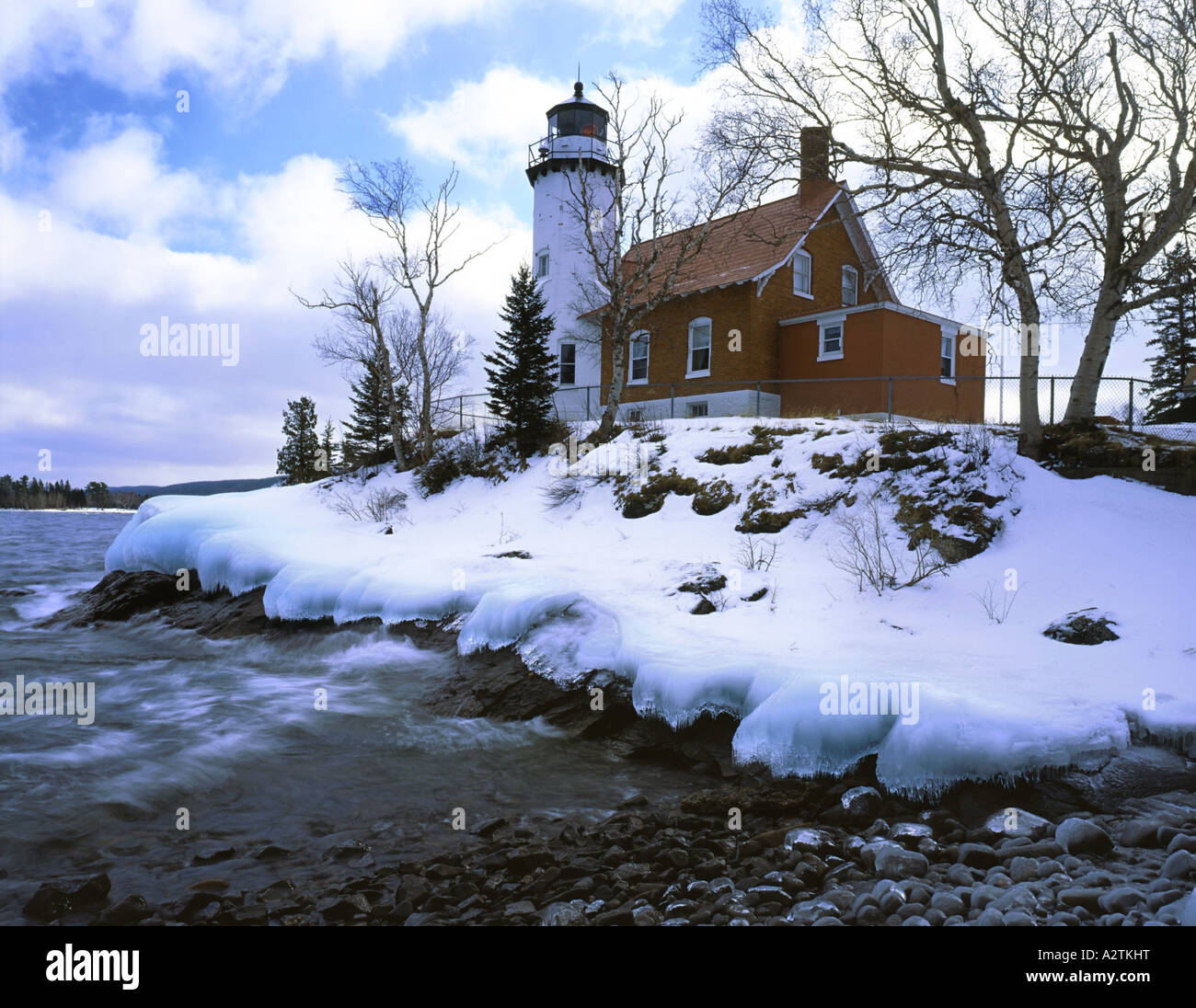 Eagle Harbor Lighthouse at Lake Michigan in winter, USA, Michigan, Keweenaw Peninsula, Keweenaw