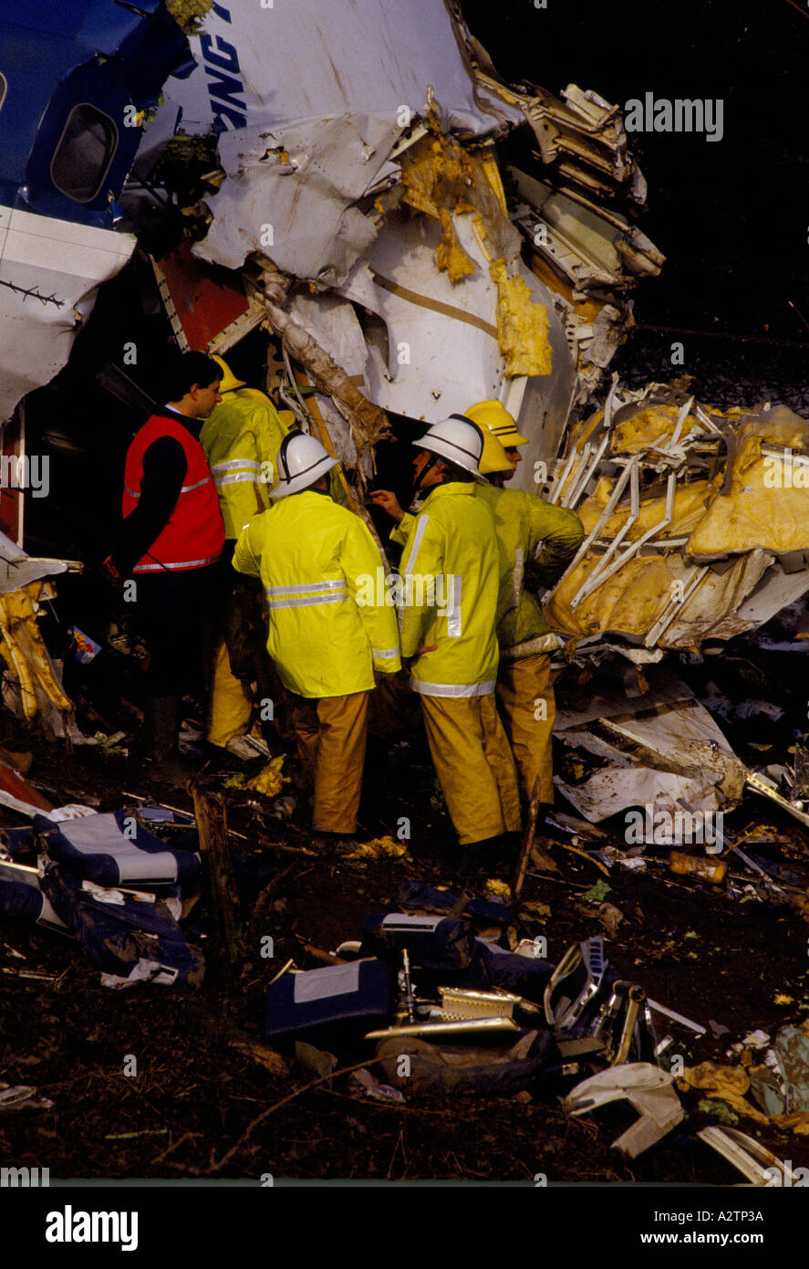emergency sevices at the site of the british midlands mi plane crash 1989 1989 Stock Photo