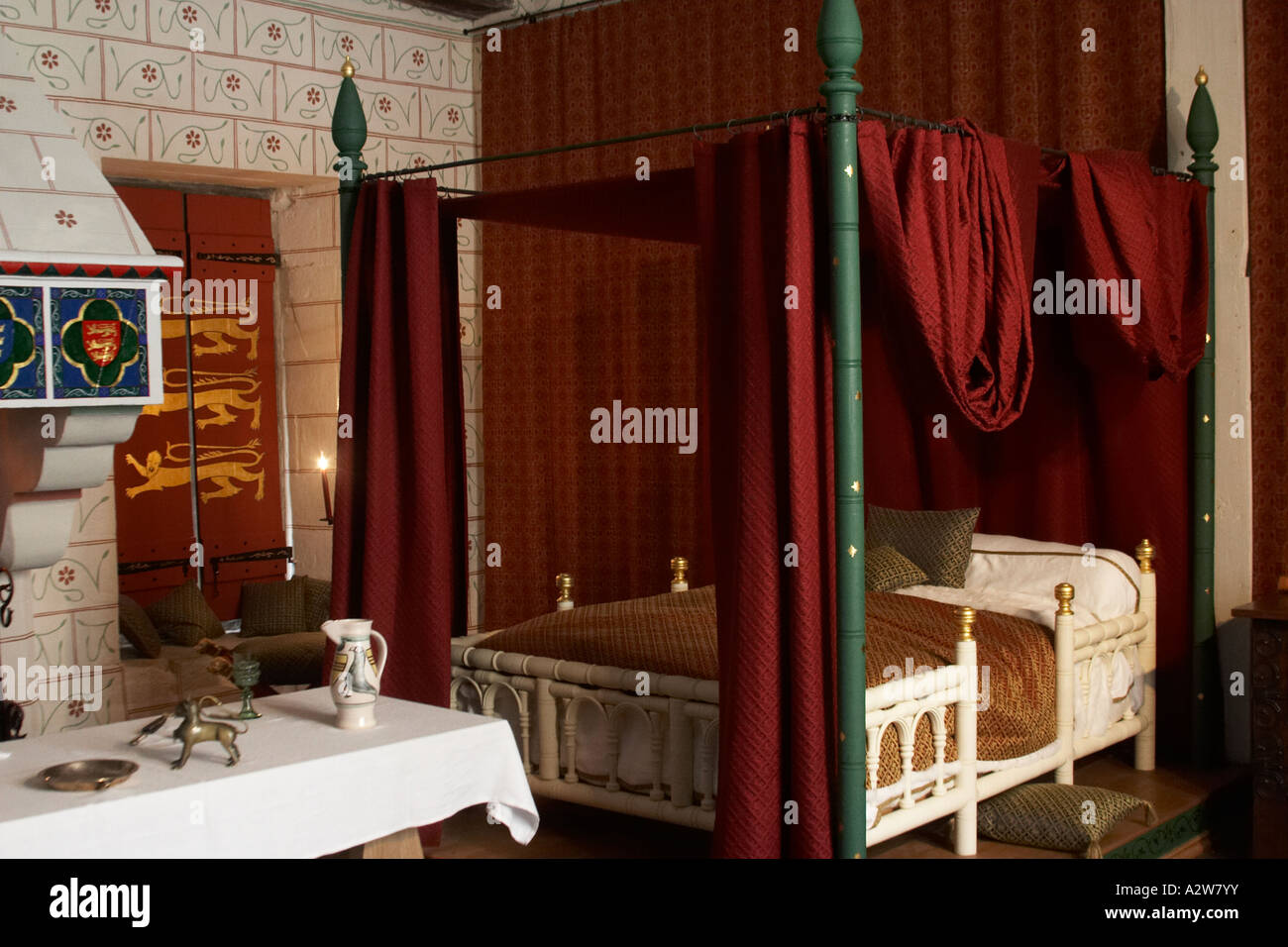 Tower of London medieval palace bedroom in St Thomas s Tower City of ...