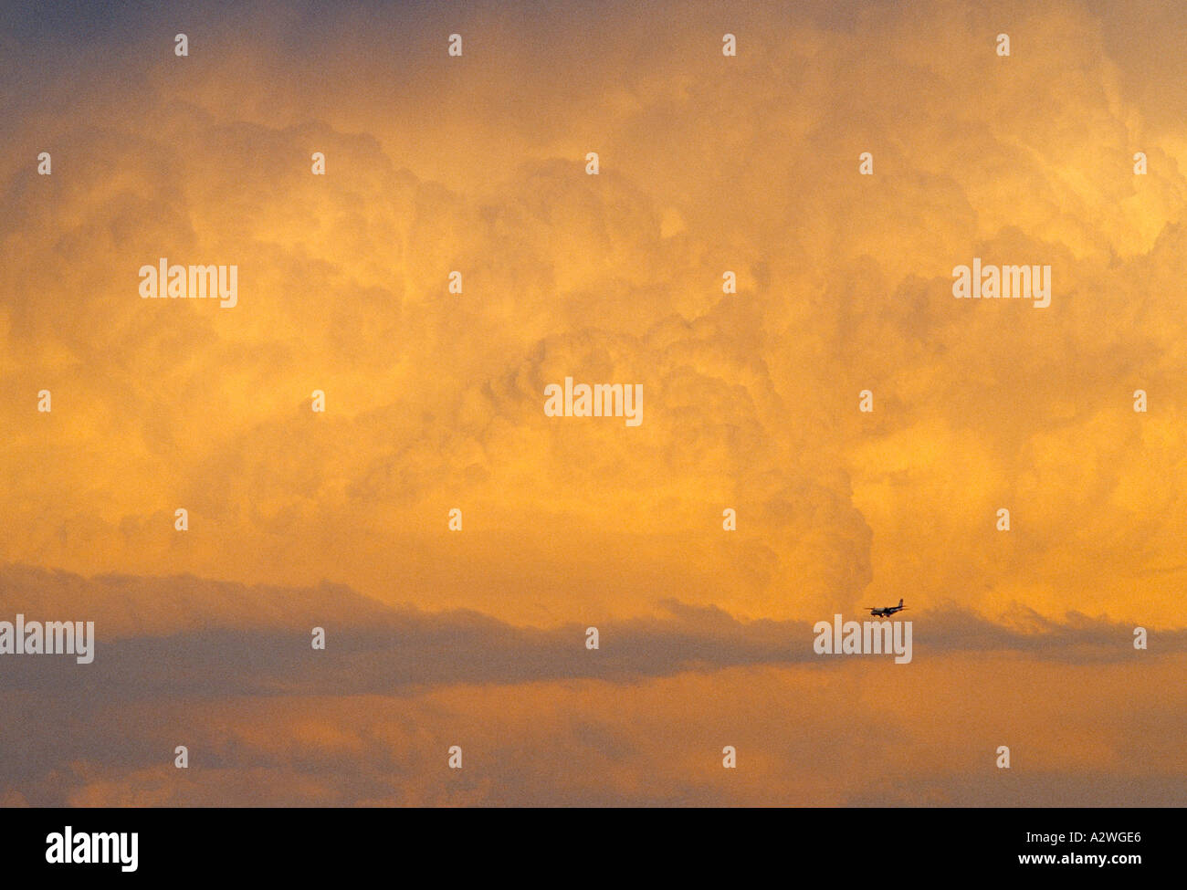 Stormy sunset sky dramatic hi-res stock photography and images - Alamy