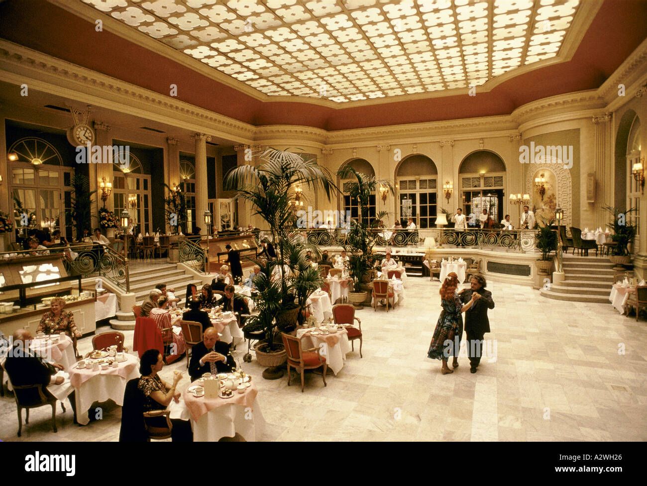 Tea dance hires stock photography and images Alamy