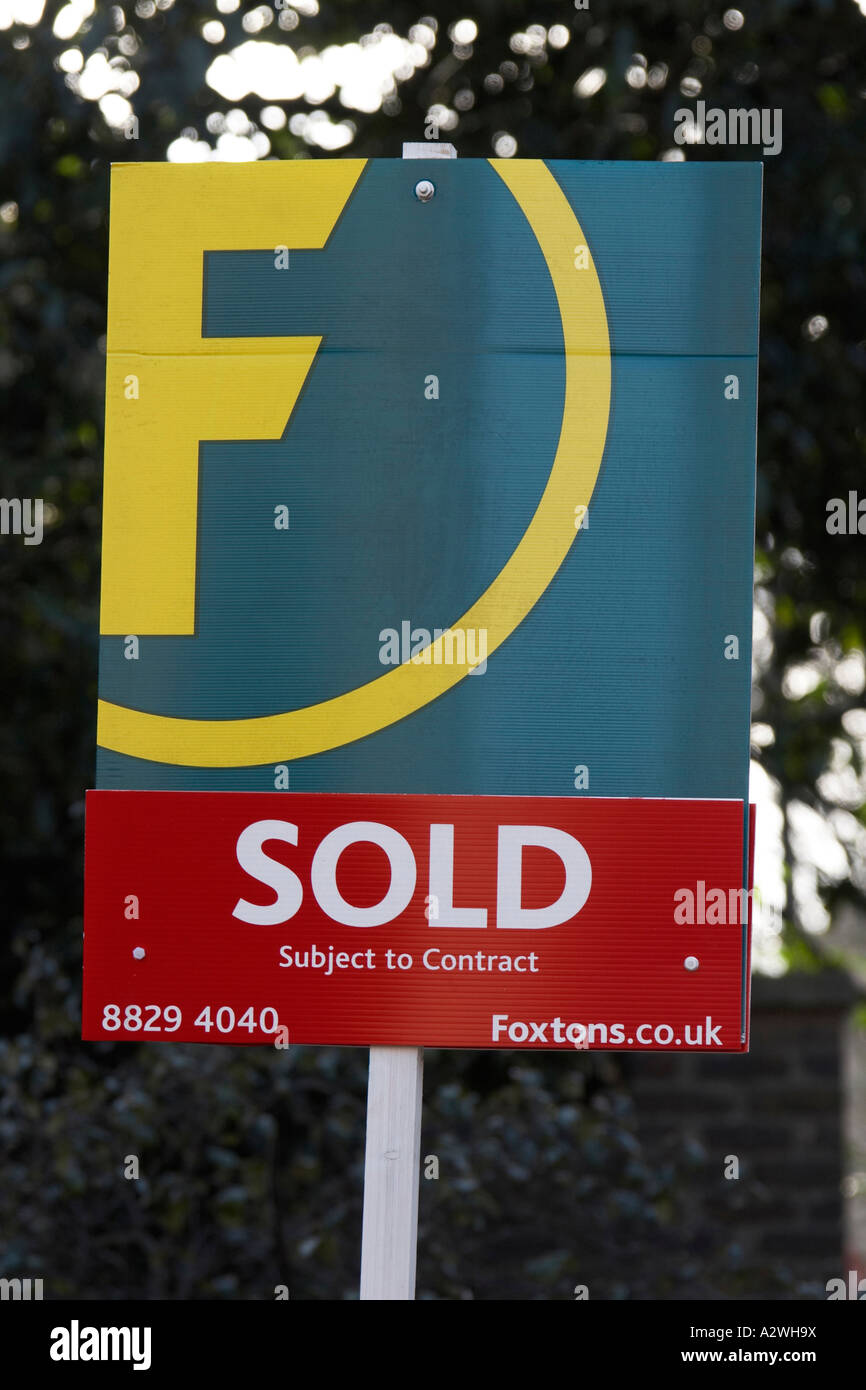 London for sale signs house foxtons hires stock photography and images