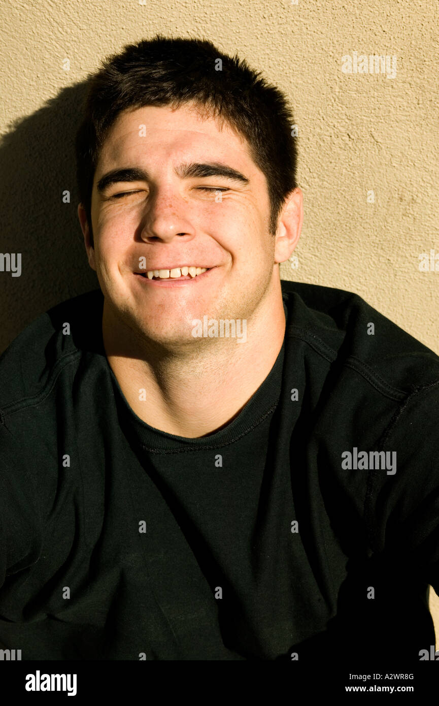 Vertical images happy young hi-res stock photography and images - Alamy