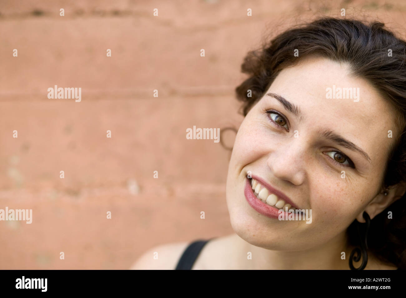 Stylish young woman standing hi-res stock photography and images - Alamy