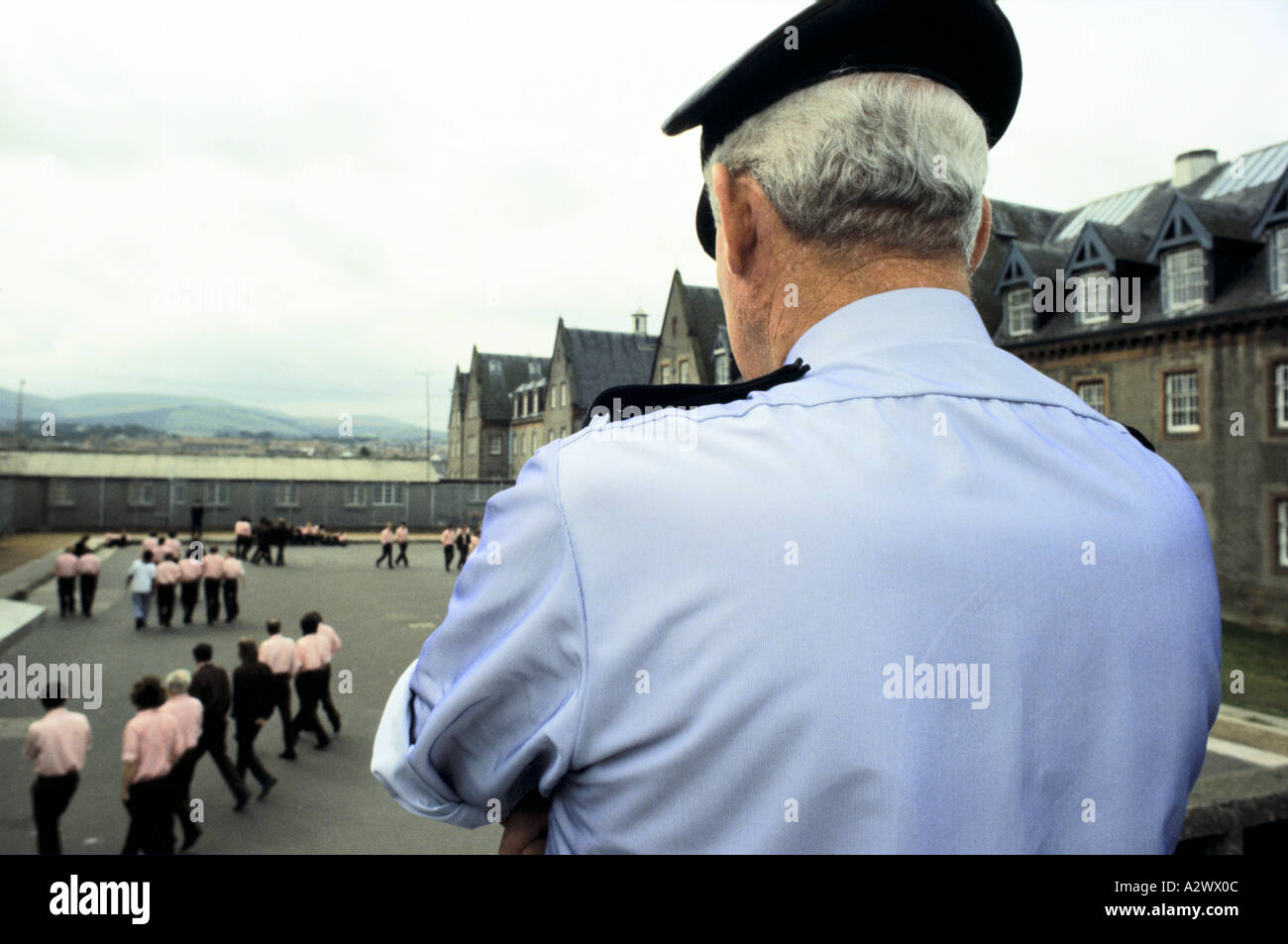 Wardens watch over prisoners, Saughton Prison, Scotland Stock Photo