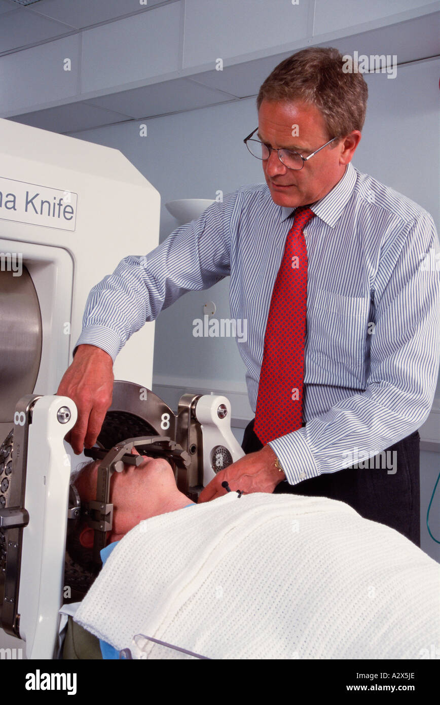 Gamma knife radiosurgery hires stock photography and images Alamy