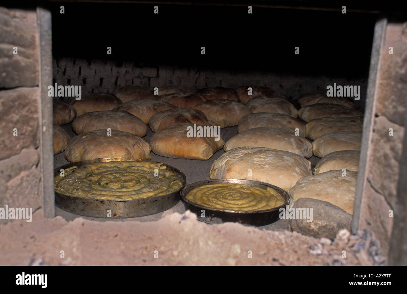 Turkish Pide Bread Stock Photos &amp; Turkish Pide Bread Stock Images Alamy