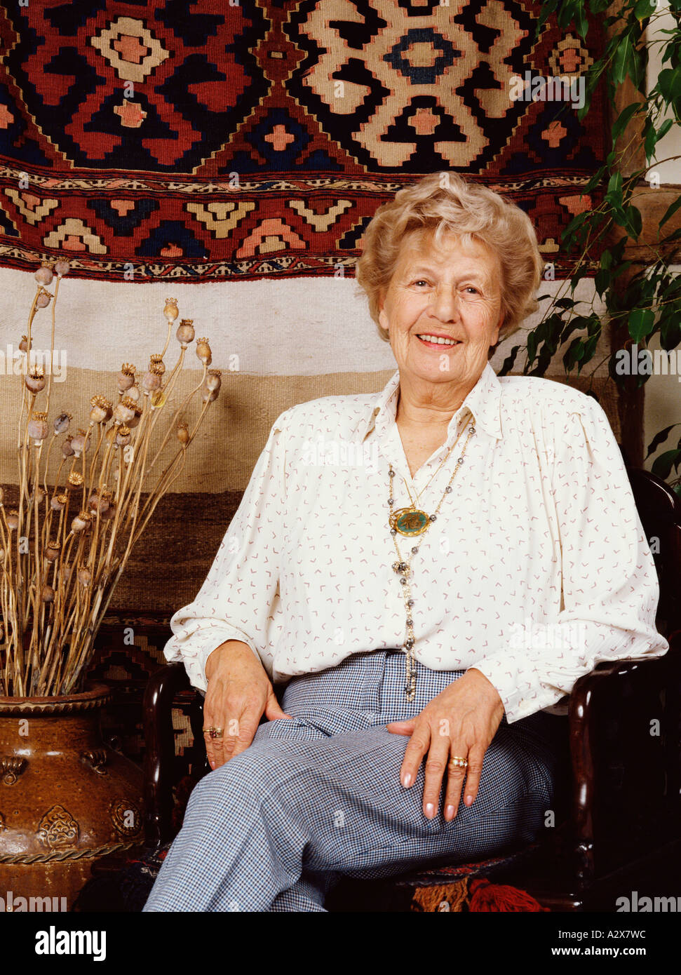 Seated sitting seated hi-res stock photography and images - Alamy