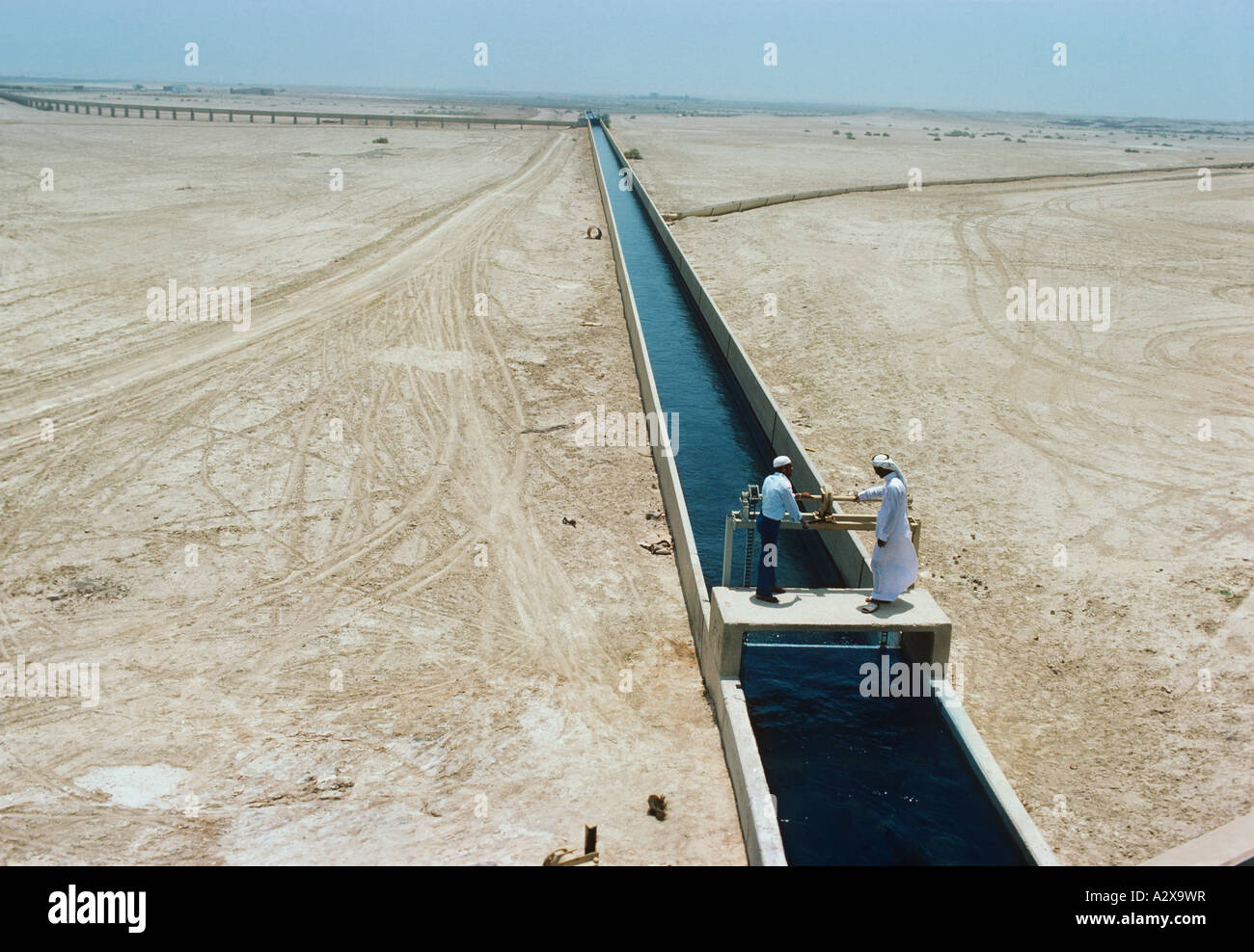 Saudi Arabia, Irrigation canals provide fresh water to farms and homes