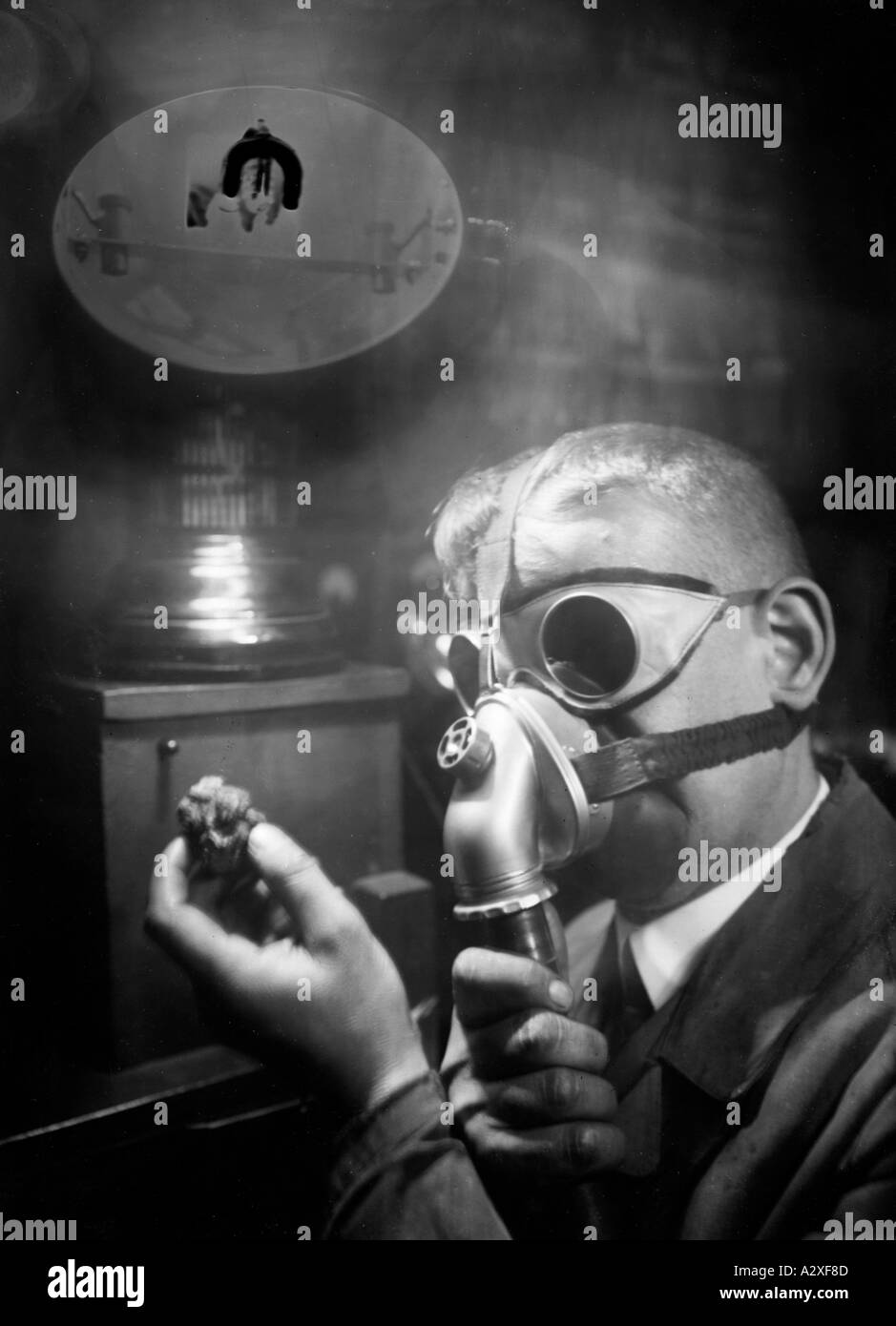1930s inventor hi-res stock photography and images - Alamy