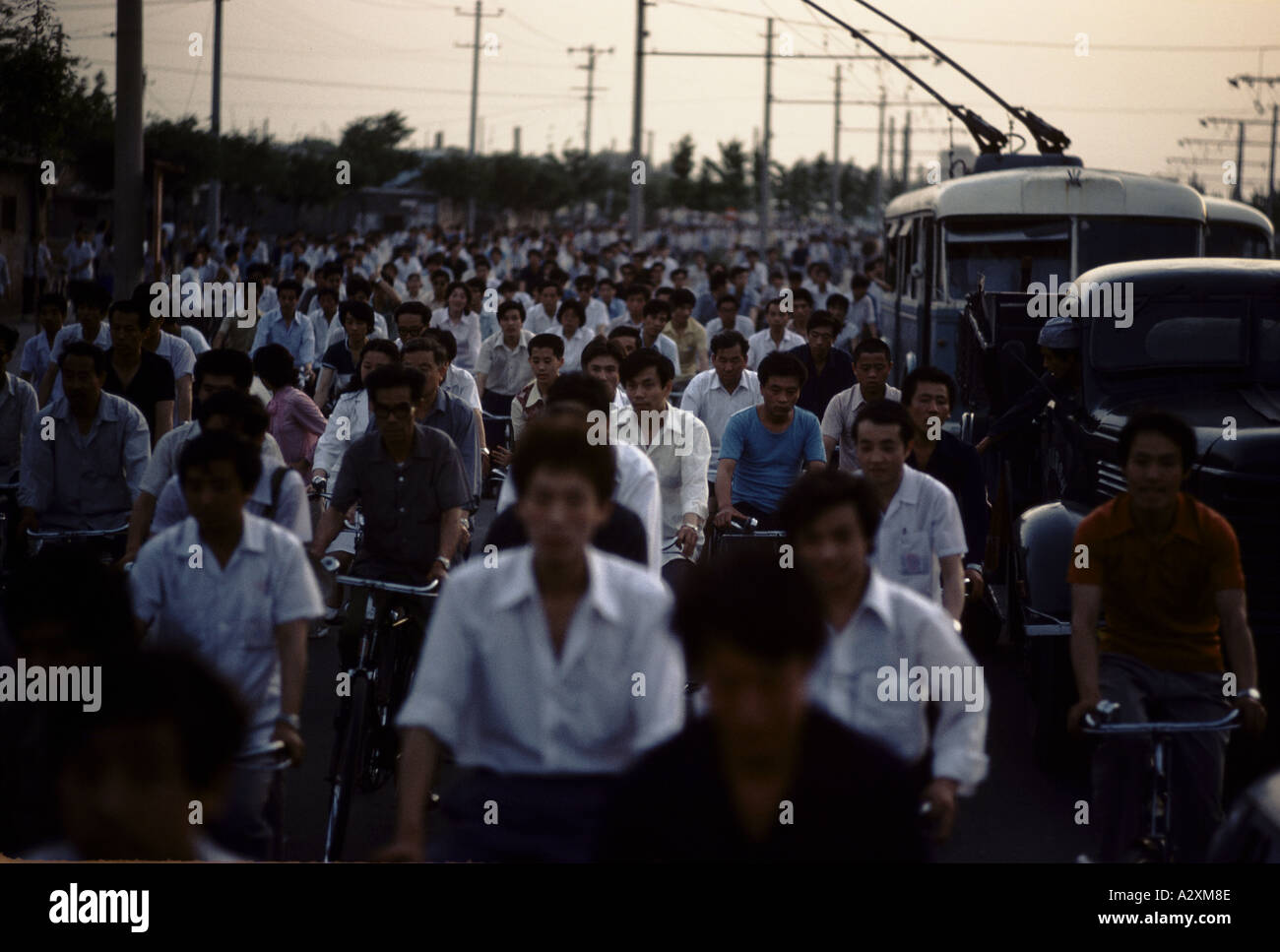 crowd of cyclists in china 1983 Stock Photo