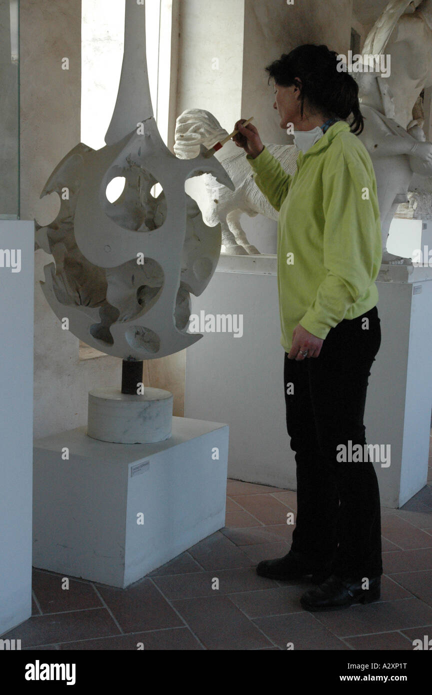 Cleaning Sculpture Pietrasanta Stock Photo Alamy