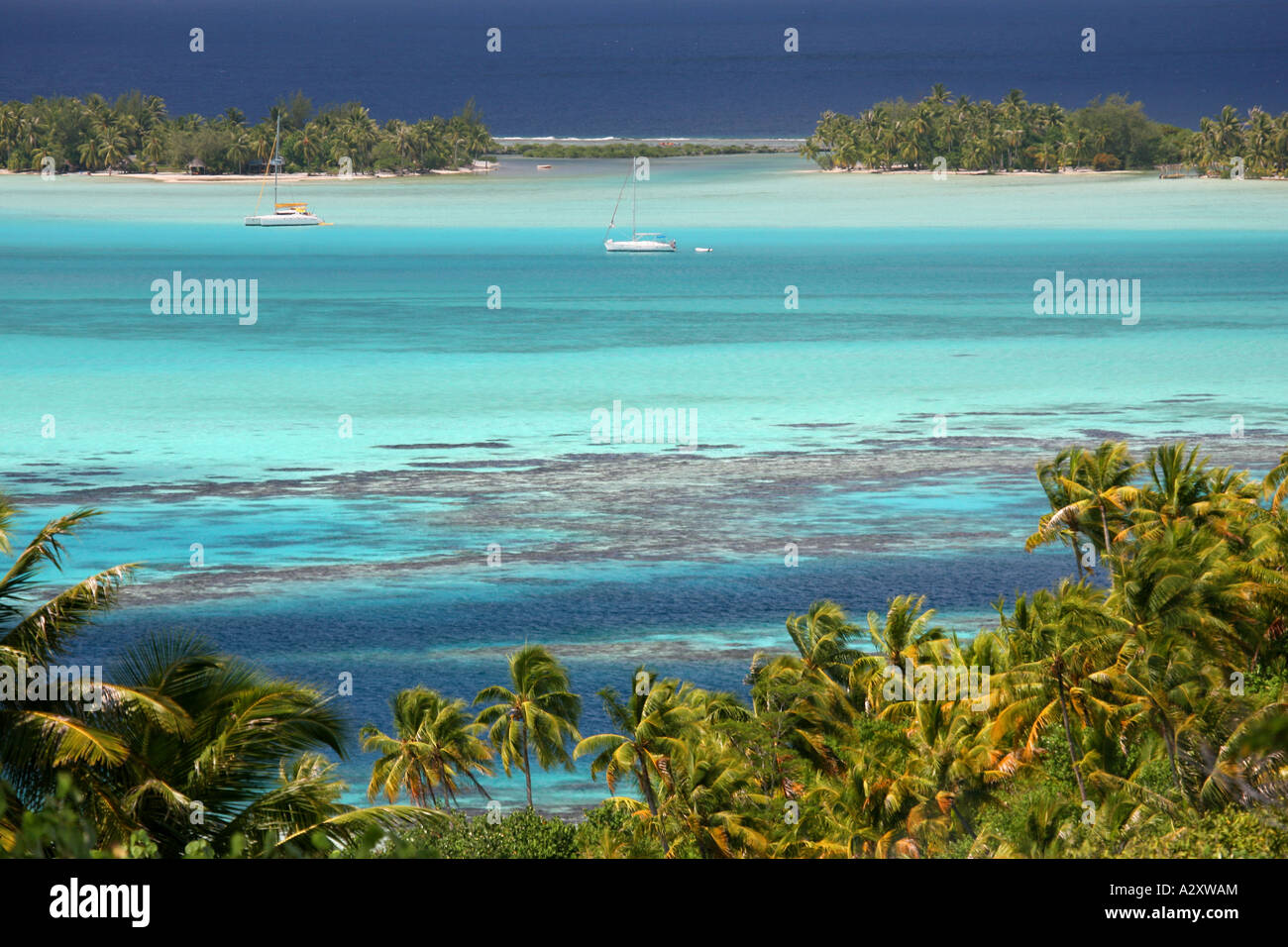 Over Water Bungalows Bora Bora Resort Lagoon Stock Photo 10614475