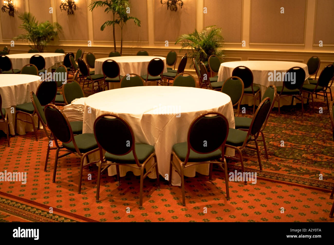 Dining Room Tables And Chairs